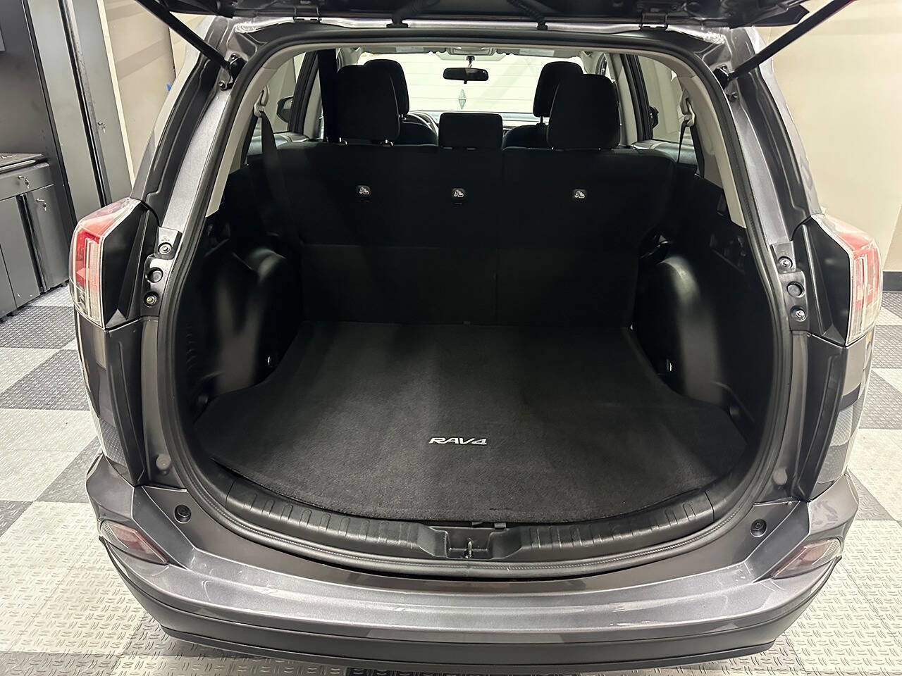 Used 2016 Toyota RAV4 LE AWD/4WD image 21