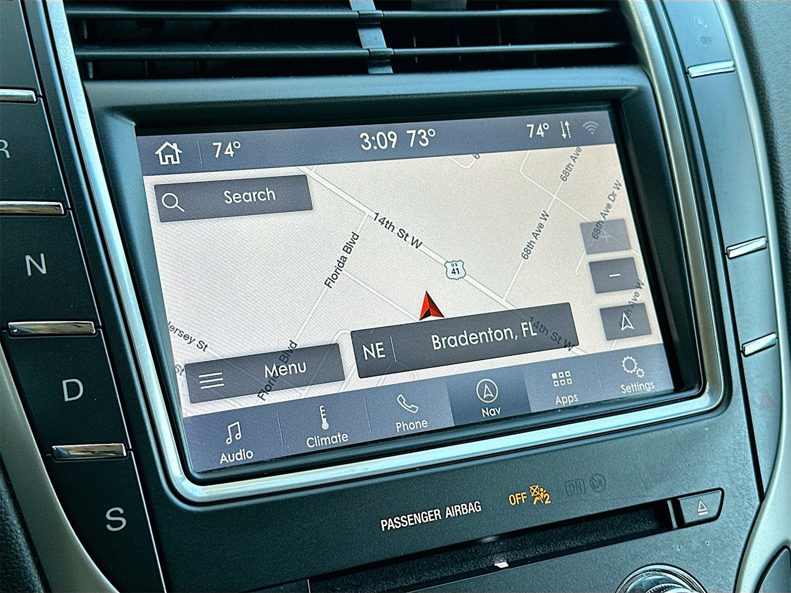 Used 2020 Lincoln Nautilus Reserve image 13