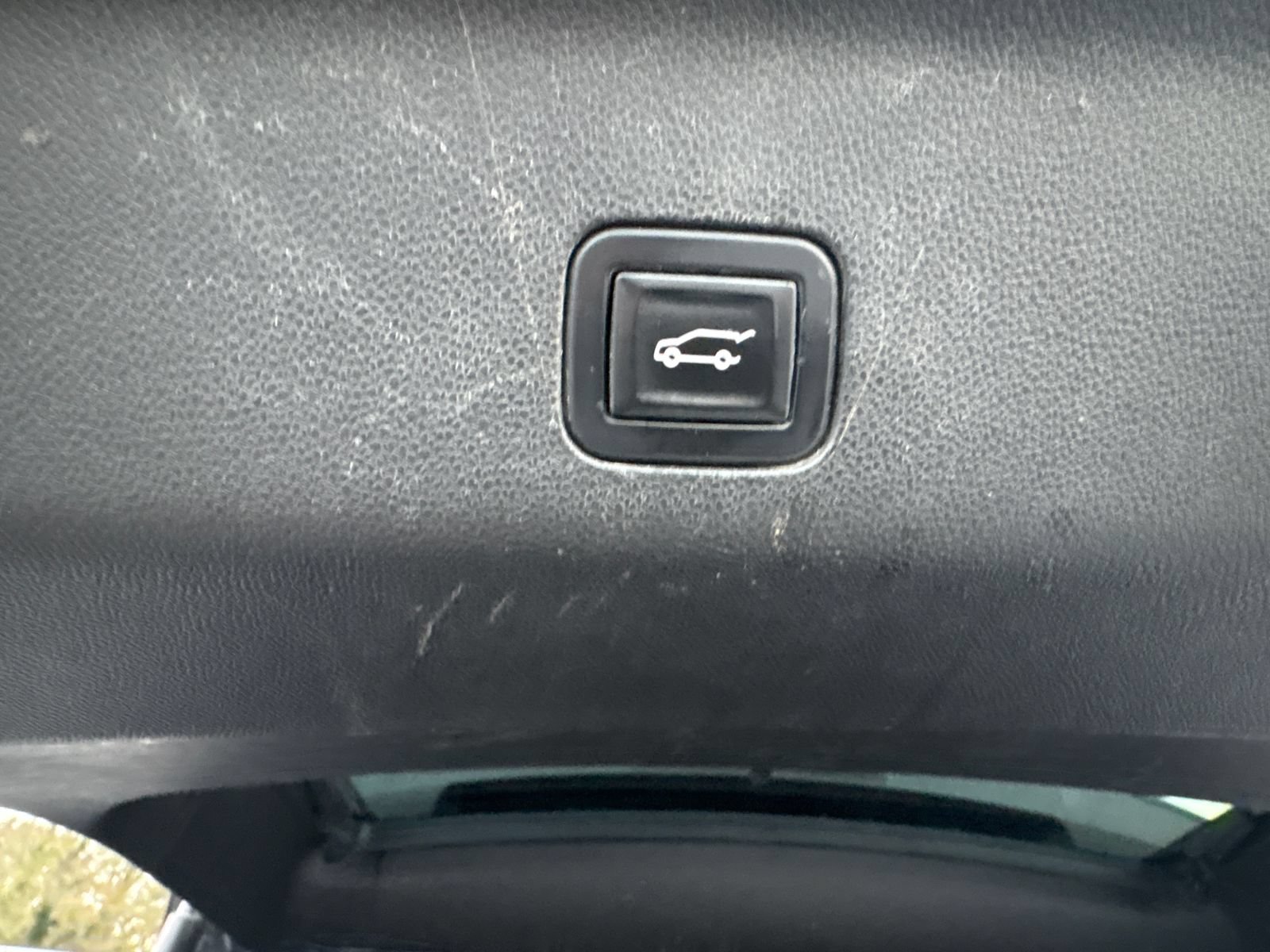 Used 2023 Chevrolet Tahoe Z71 AWD/4WD image 31