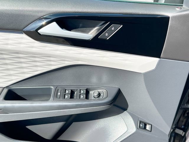 Used 2024 Volkswagen Taos S image 17