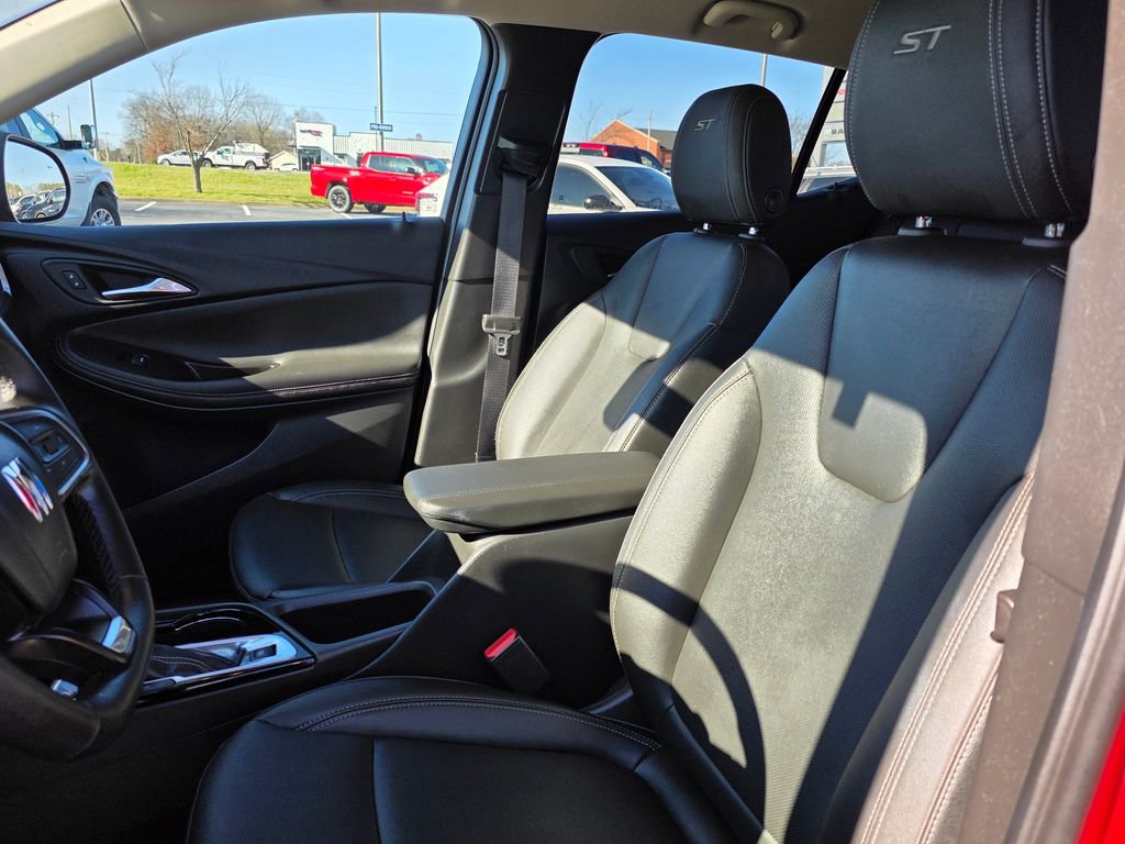 Used 2024 Buick Encore GX Sport Touring image 10