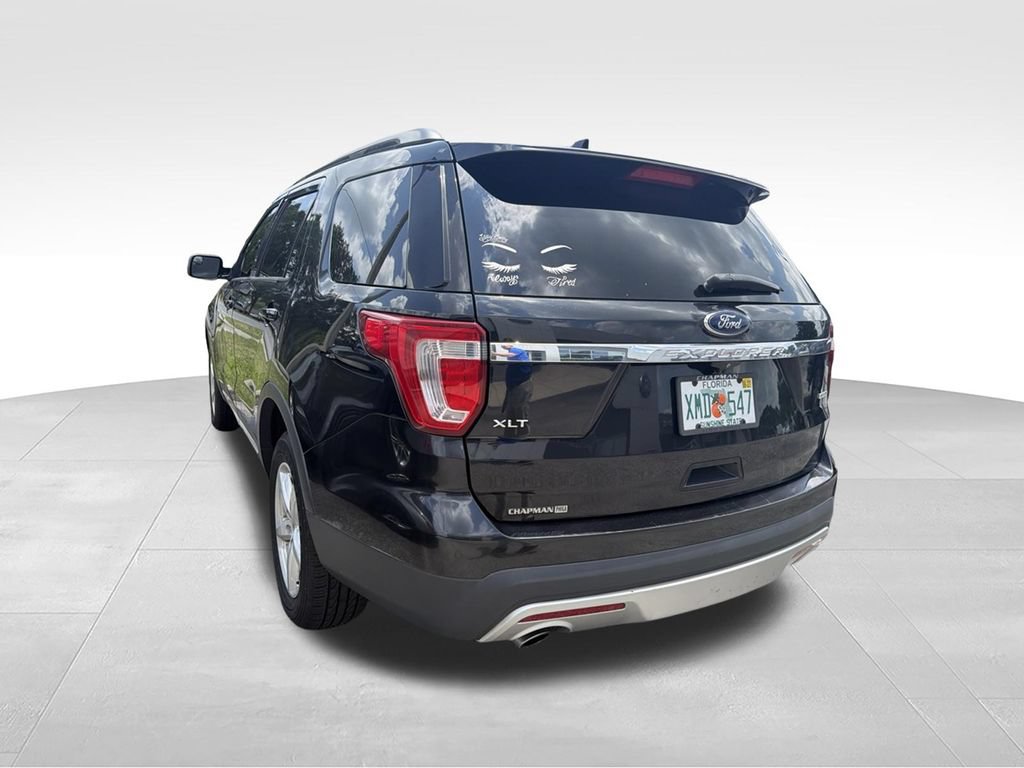 Used 2017 Ford Explorer XLT w/ Equipment Group 201A AWD/4WD image 6