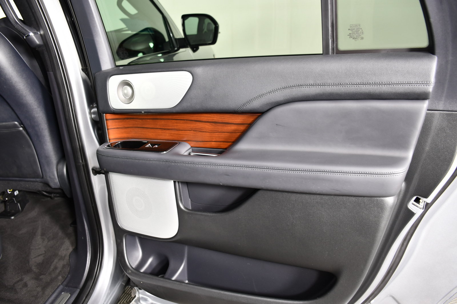 Used 2023 Lincoln Navigator L Reserve AWD/4WD image 48