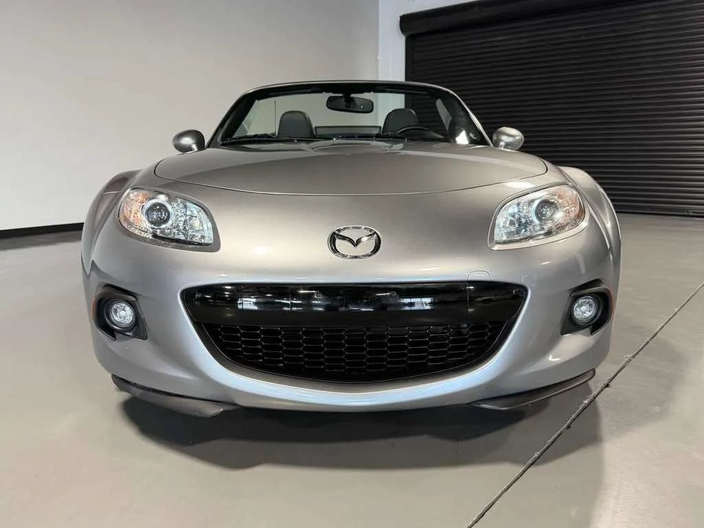 Used 2014 MAZDA MX-5 Miata Grand Touring RWD image 2