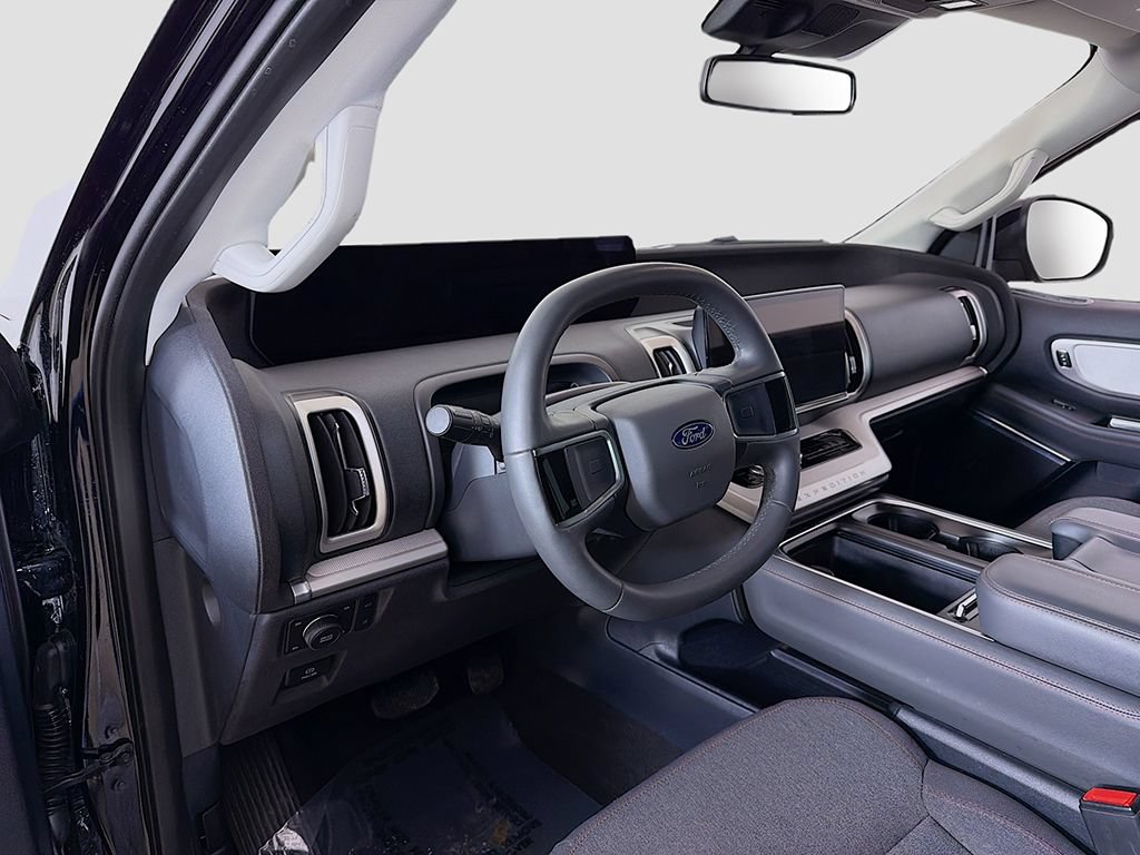 Used 2025 Ford Expedition Active AWD/4WD image 19