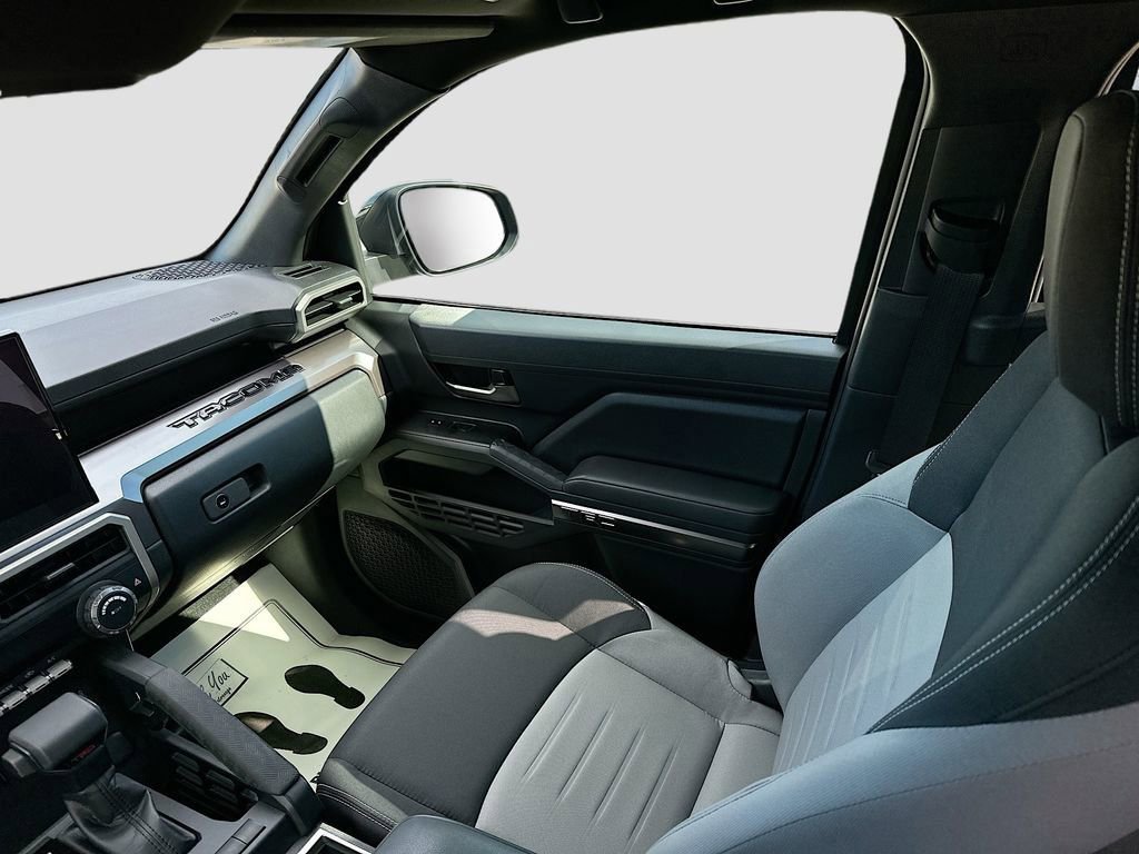 Used 2025 Toyota Tacoma TRD Off-Road image 22