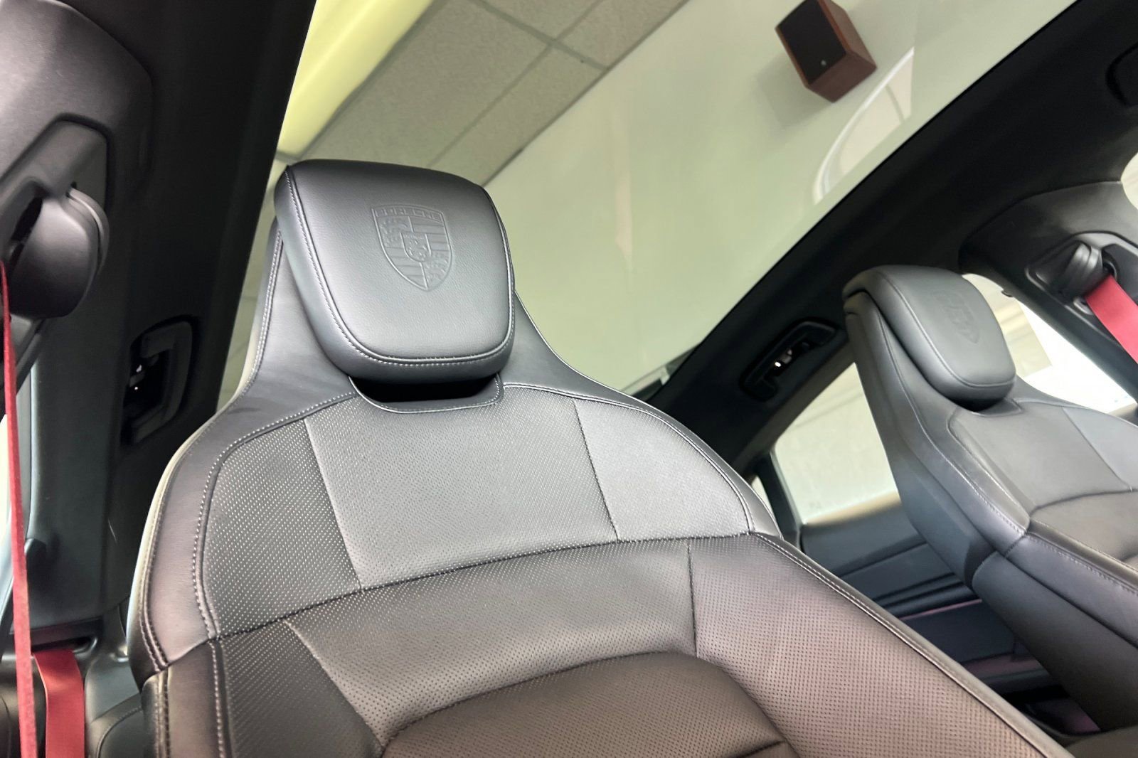 Used 2022 Porsche Taycan 4S image 16