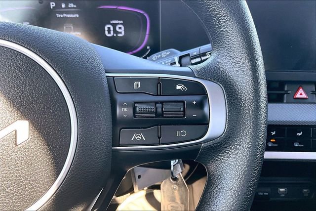 Used 2025 Kia Sportage LX image 11