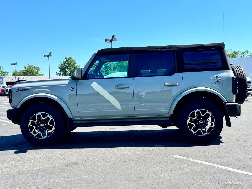 Used 2022 Ford Bronco Outer Banks AWD/4WD image 5