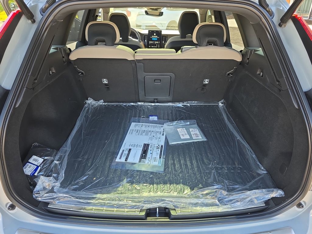 Certified 2026 Volvo XC60 B5 Plus w/ Protection Package Premier AWD/4WD image 16