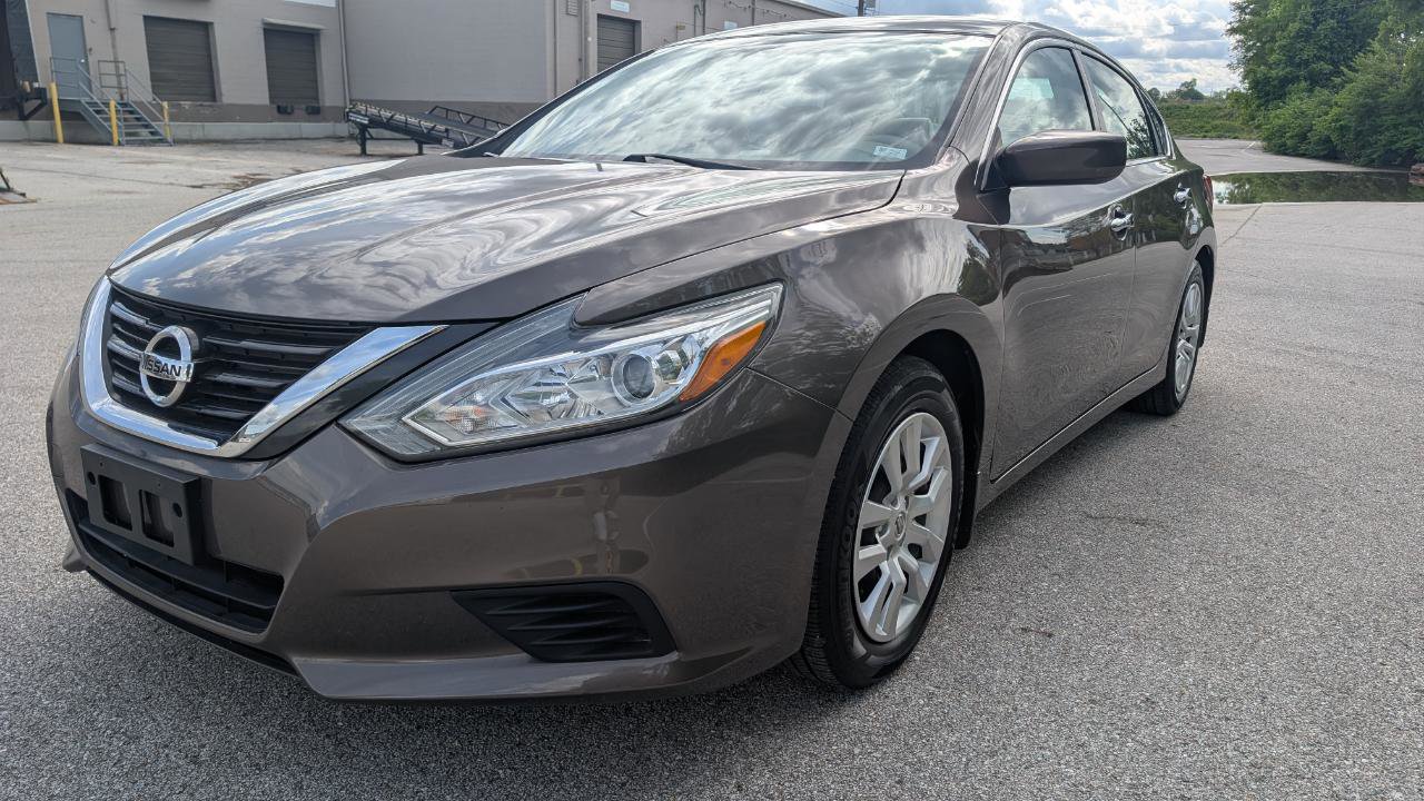 Used 2016 Nissan Altima 2.5 S w/ Power Driver Seat Package FWD image 3