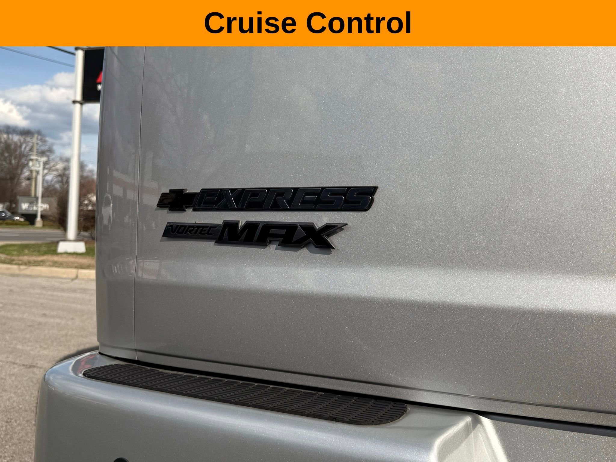 Used 2023 Chevrolet Express 2500 Extended RWD image 9