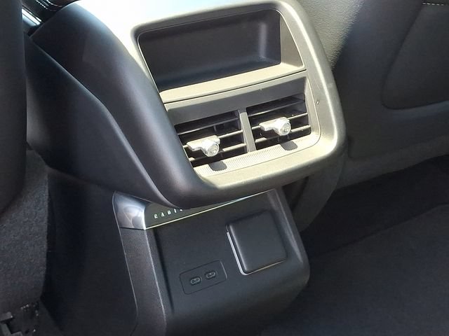 Certified 2024 Cadillac Lyriq Luxury AWD/4WD image 9