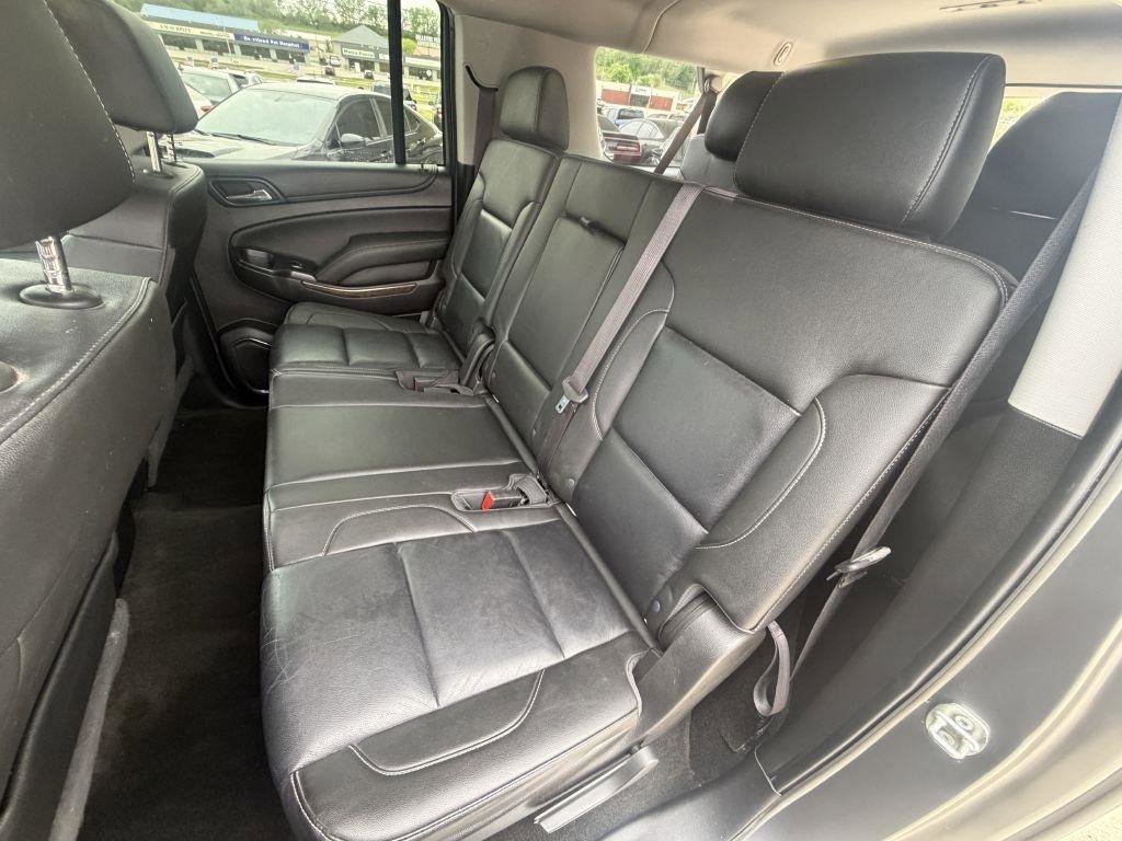 Used 2018 Chevrolet Suburban LT w/ Luxury Package AWD/4WD image 11
