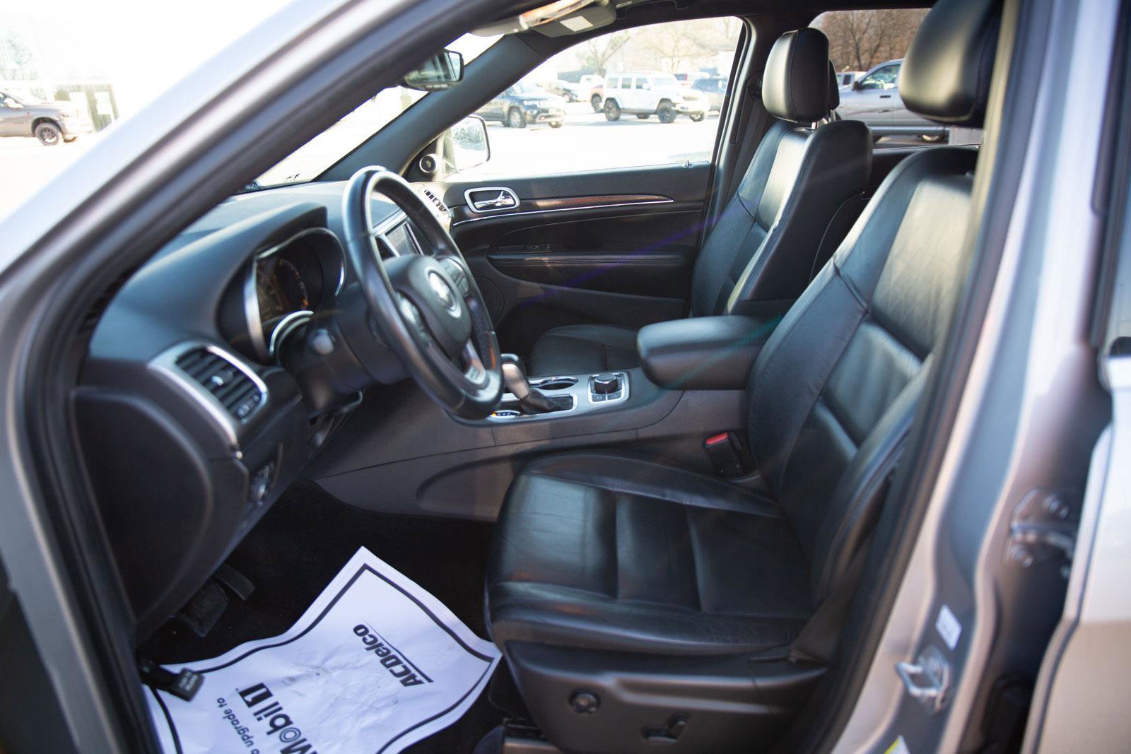 Used 2018 Jeep Grand Cherokee Limited image 21