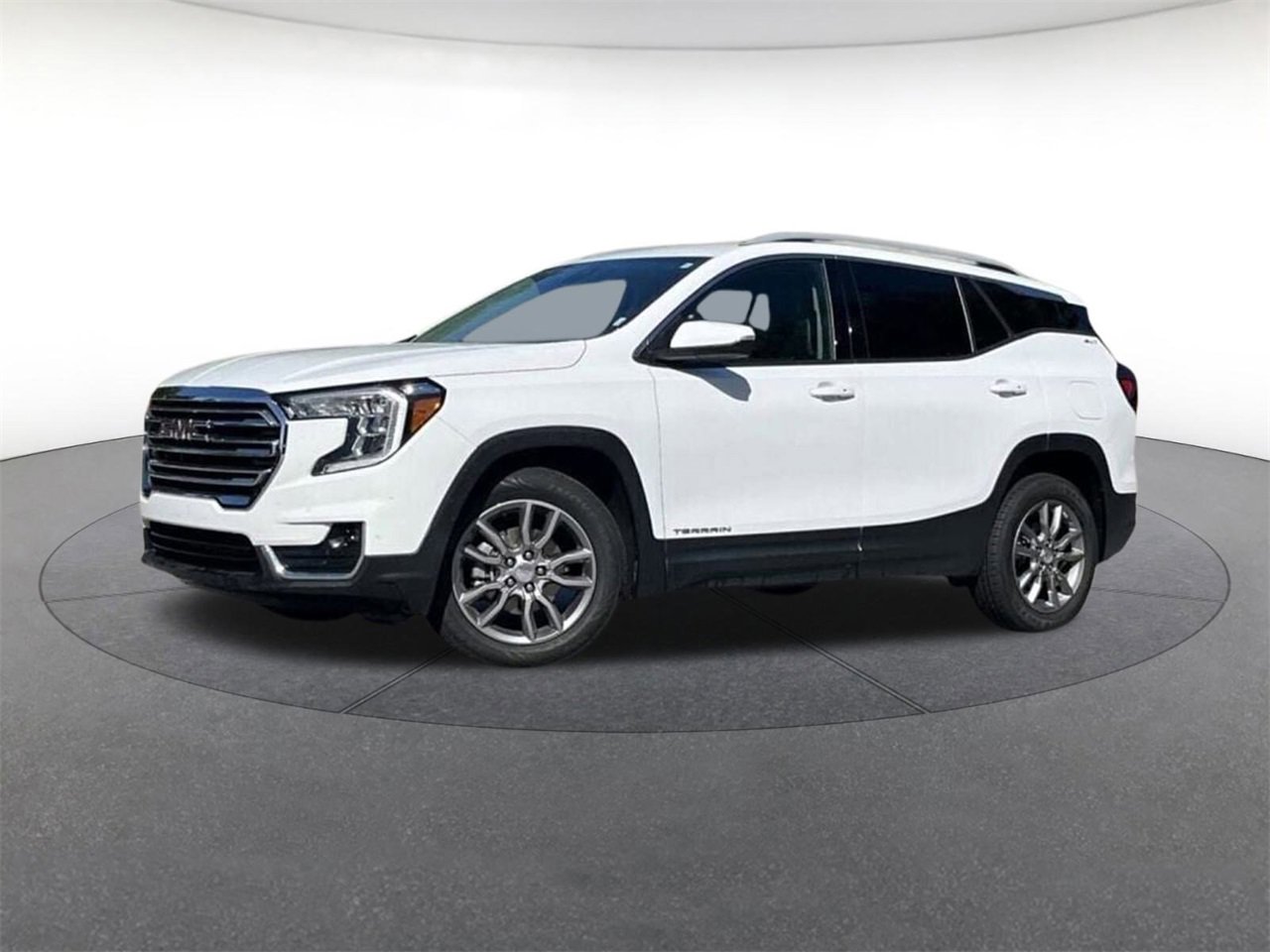 Used 2024 GMC Terrain SLT