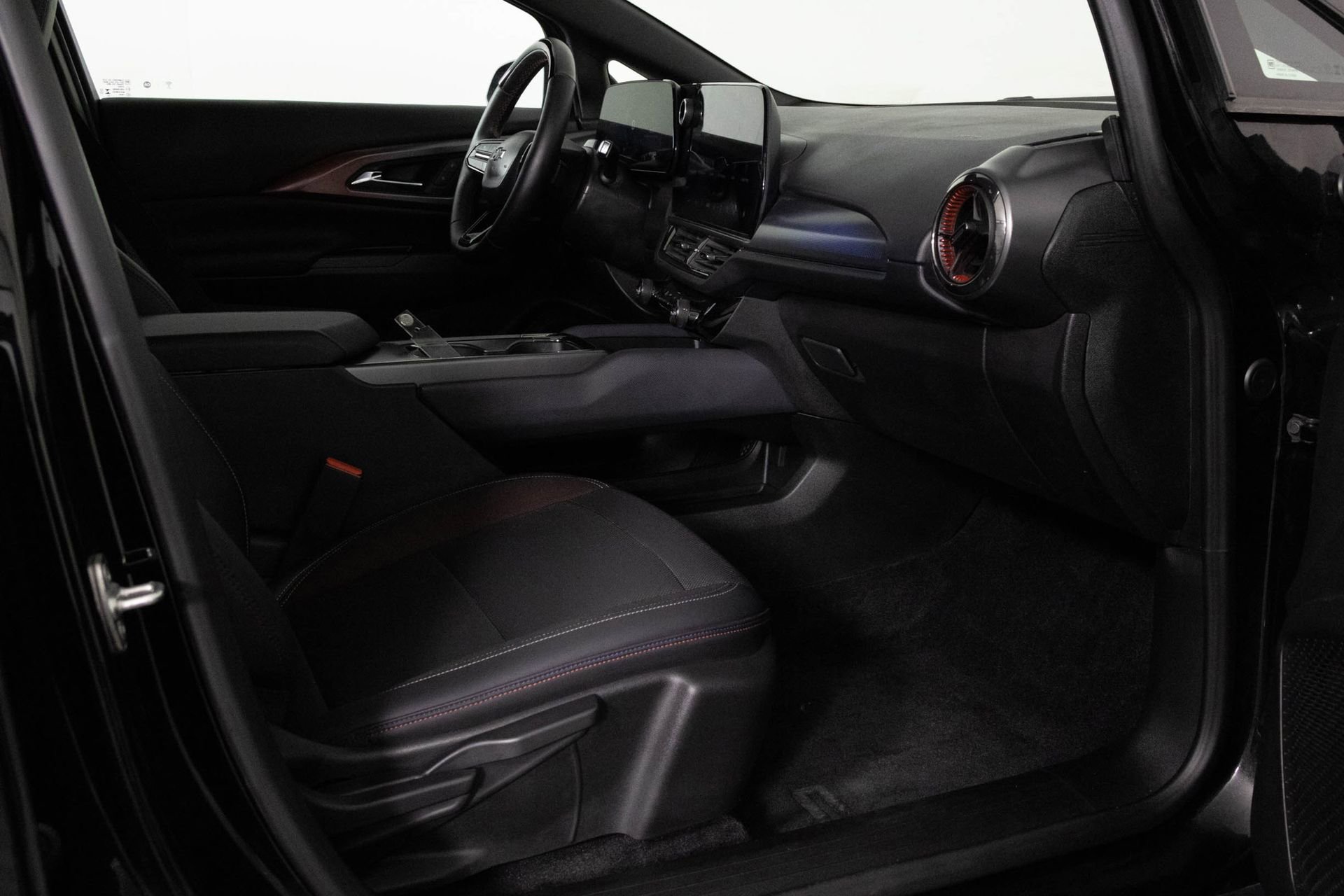 Certified 2024 Chevrolet Equinox EV RS image 39