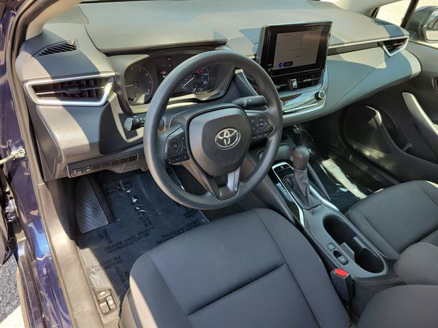 Used 2023 Toyota Corolla LE FWD image 2