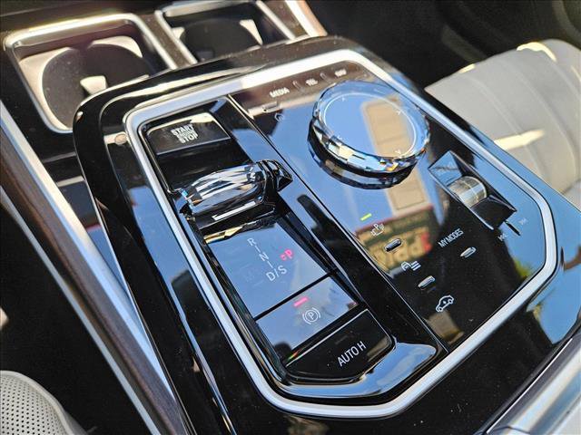 Used 2026 BMW 750e xDrive AWD/4WD image 14