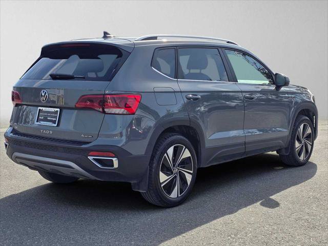 Used 2024 Volkswagen Taos SE AWD/4WD image 3
