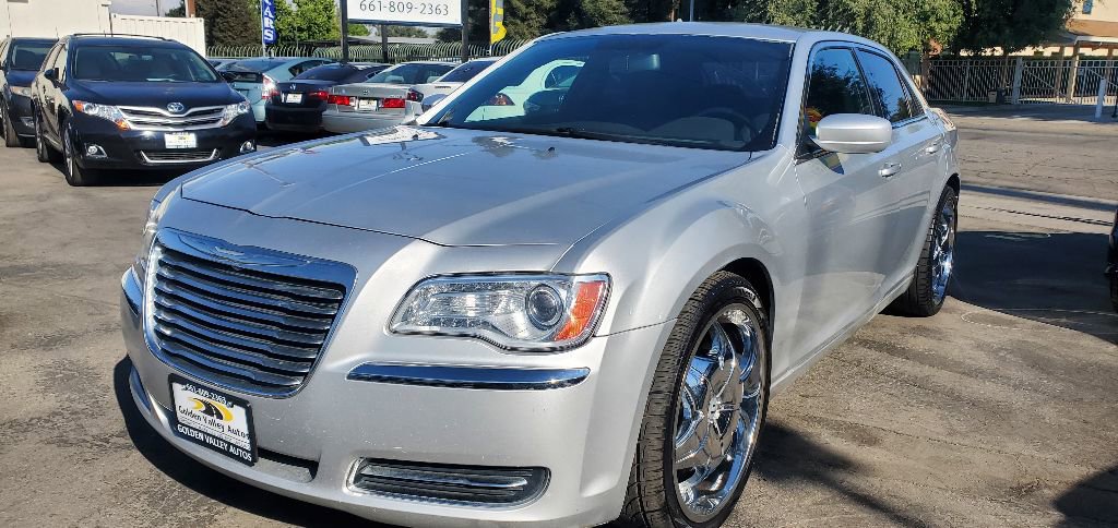 Used 2012 Chrysler 300 image 3