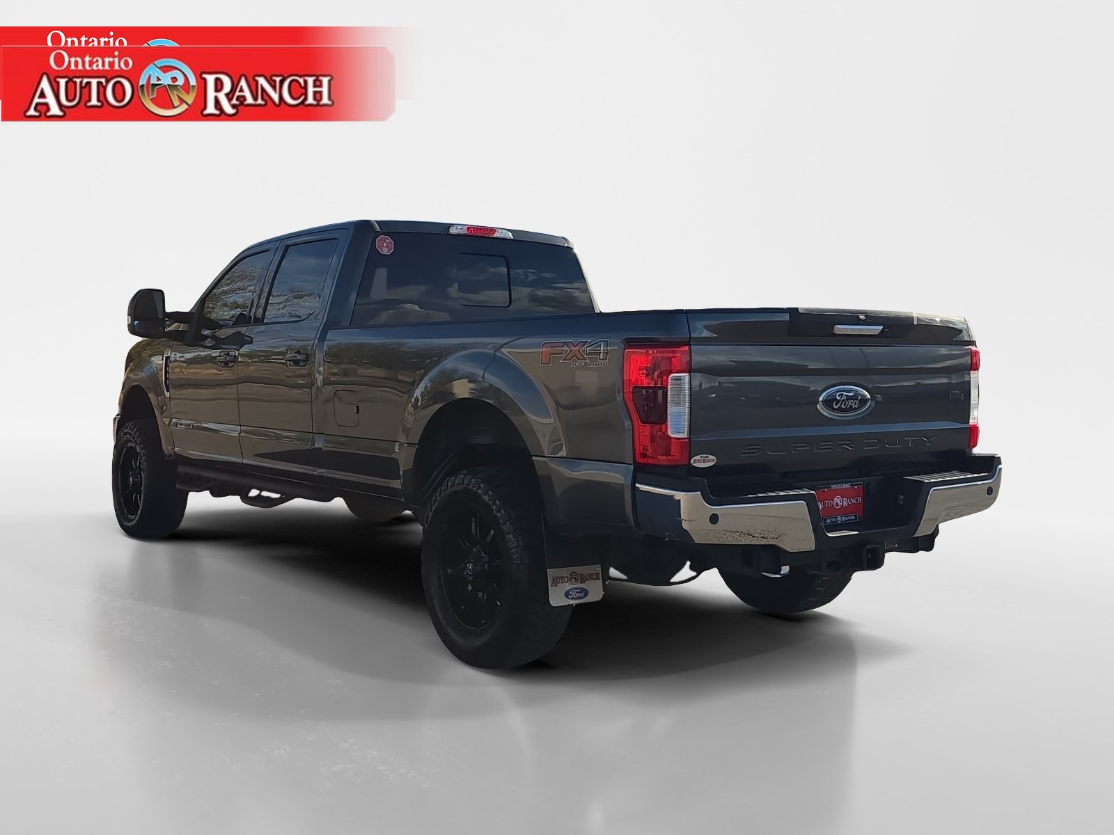 Used 2019 Ford F350 Lariat w/ Lariat Value Package AWD/4WD image 3