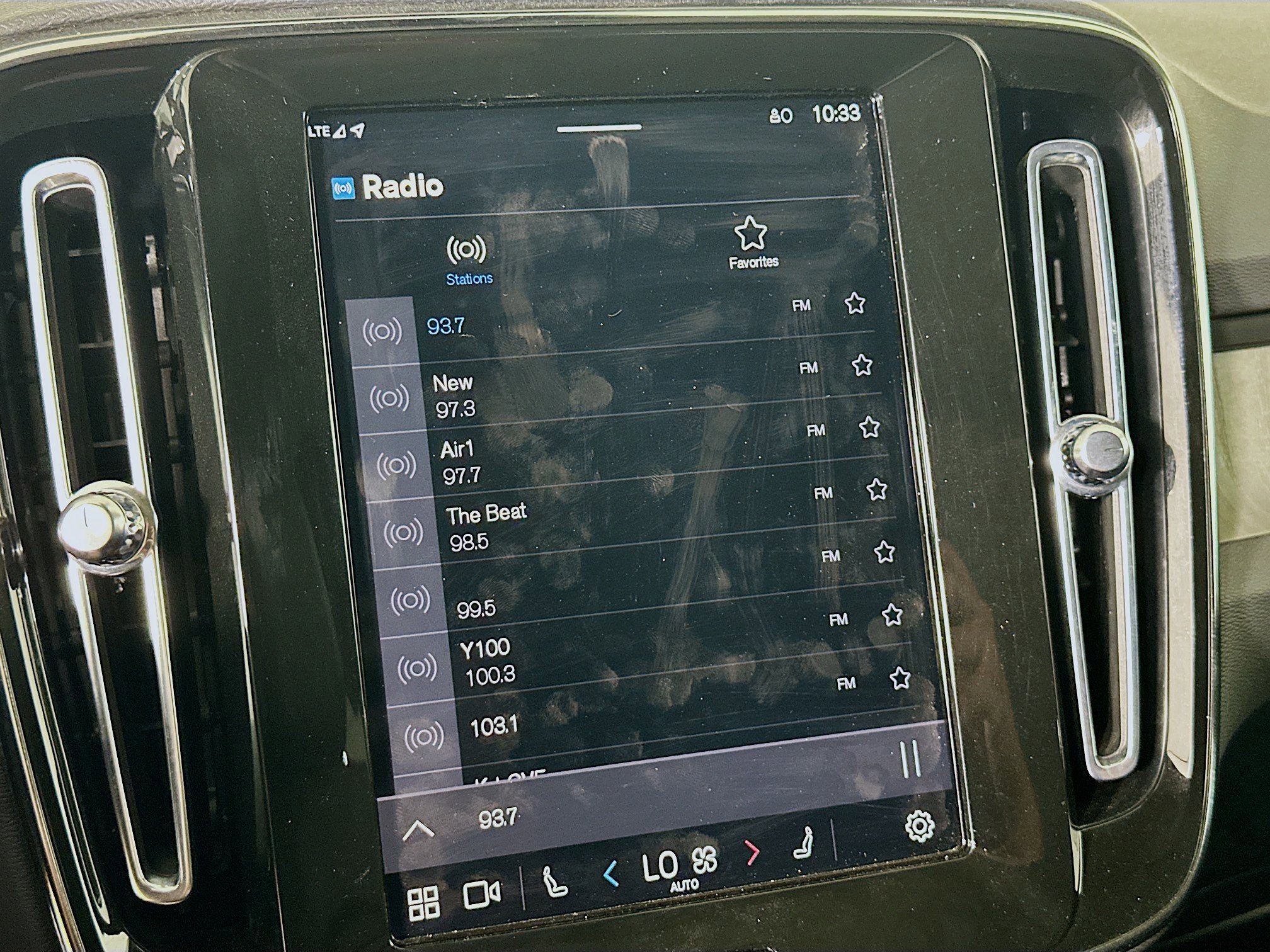 Used 2025 Volvo XC40 B5 Plus image 21