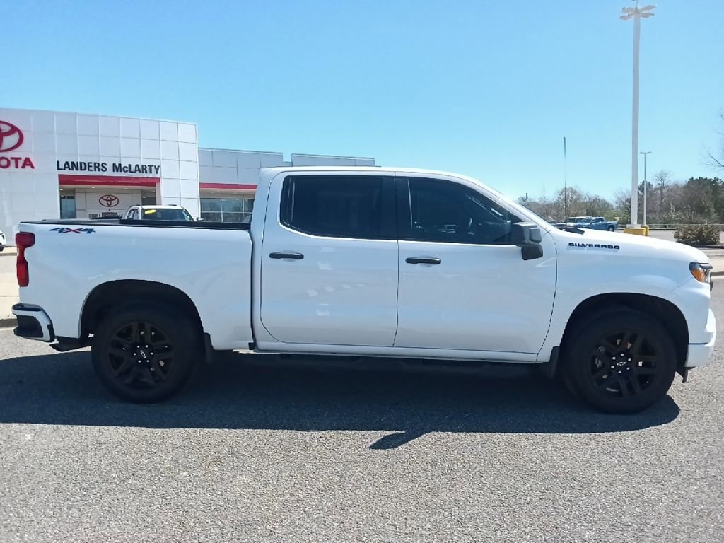 Used 2023 Chevrolet Silverado 1500 Custom w/ 2.7L Blackout Package image 2