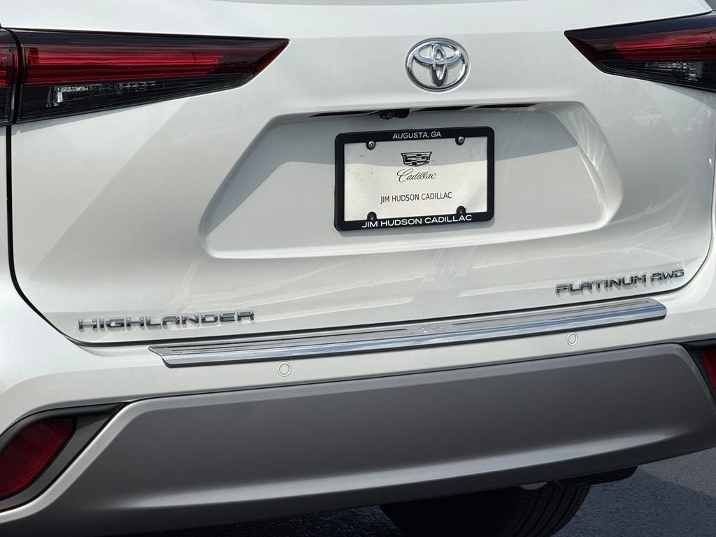 Used 2025 Toyota Highlander Platinum AWD/4WD image 8