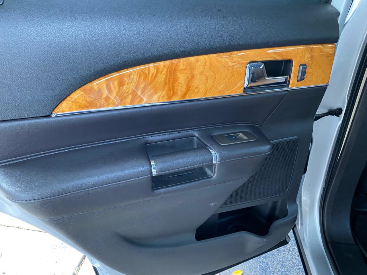 Used 2015 Lincoln MKX FWD w/ Equipment Group 101A image 35