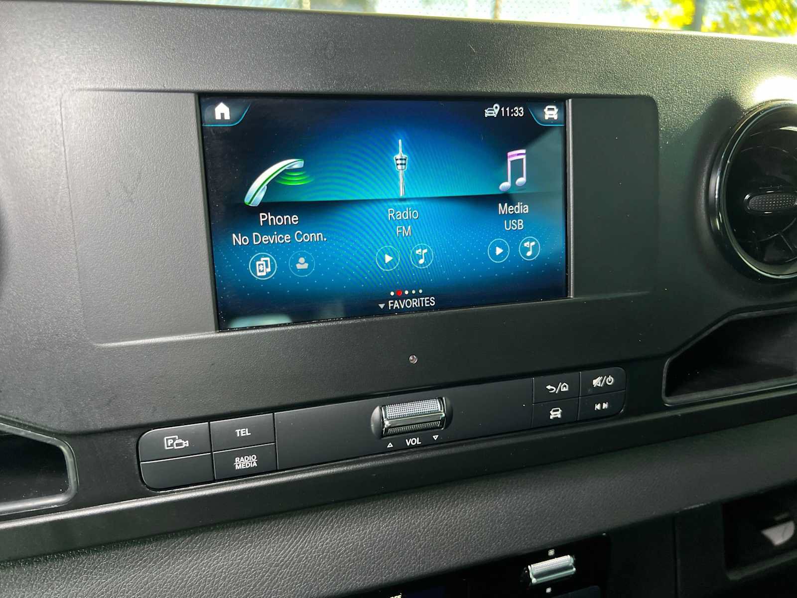 Used 2024 Mercedes-Benz Sprinter 2500 image 33