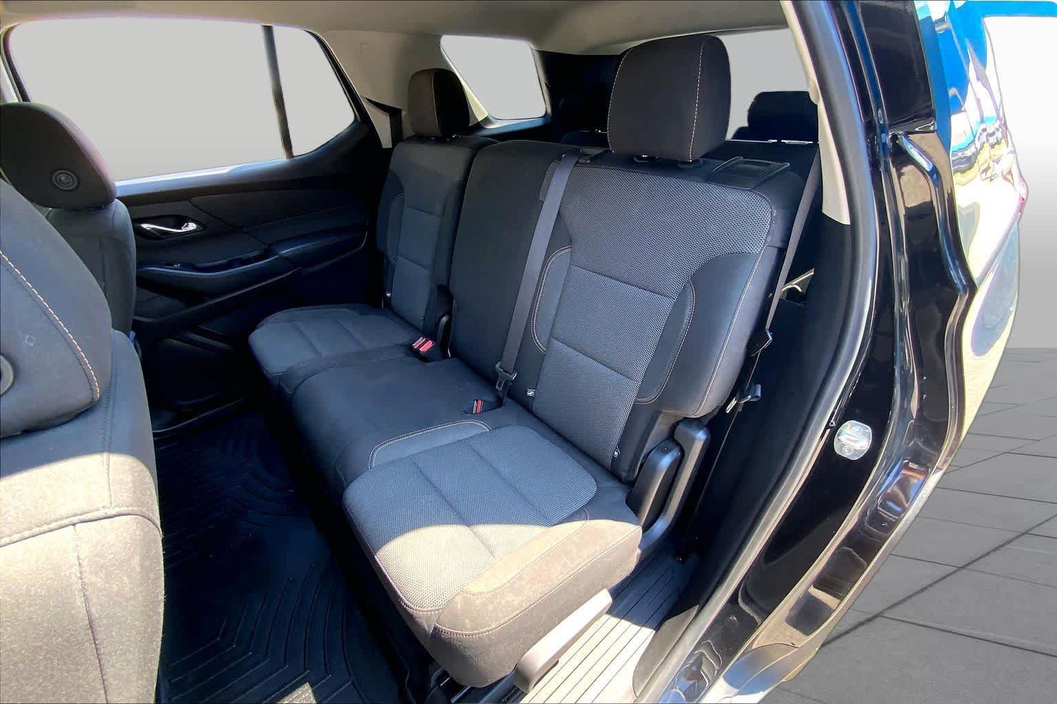 Used 2020 Chevrolet Traverse LS FWD image 21