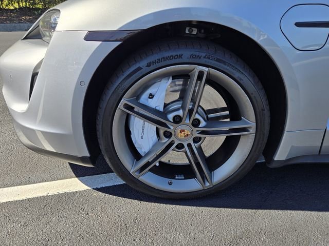 Used 2020 Porsche Taycan 4S image 8