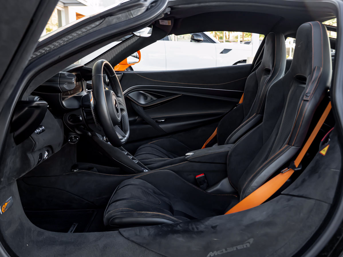 Used 2025 McLaren 750S RWD image 17