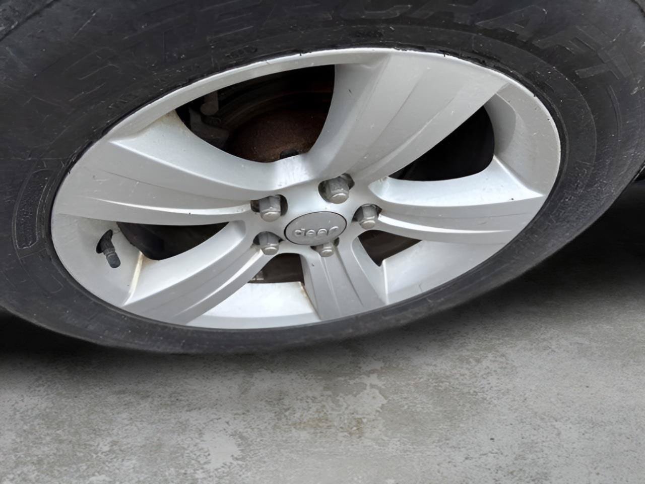 Used 2014 Jeep Patriot Limited AWD/4WD image 6