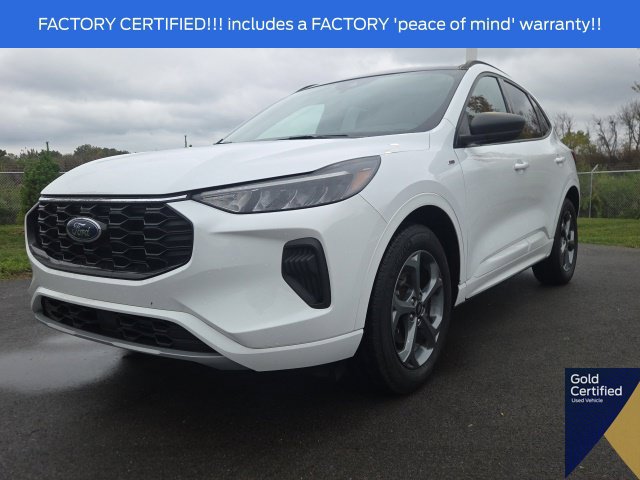 Used 2023 Ford Escape ST-Line w/ Tech Pack #1 AWD/4WD image 2