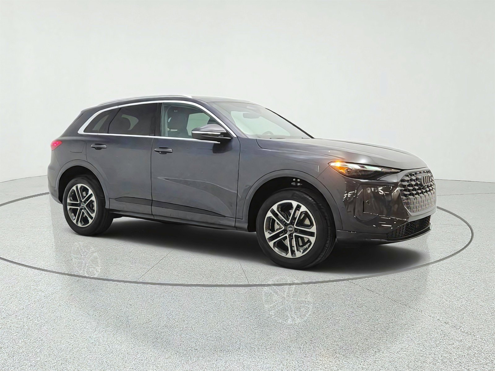Used 2025 Audi Q5 Premium w/ Convenience Package AWD/4WD image 3