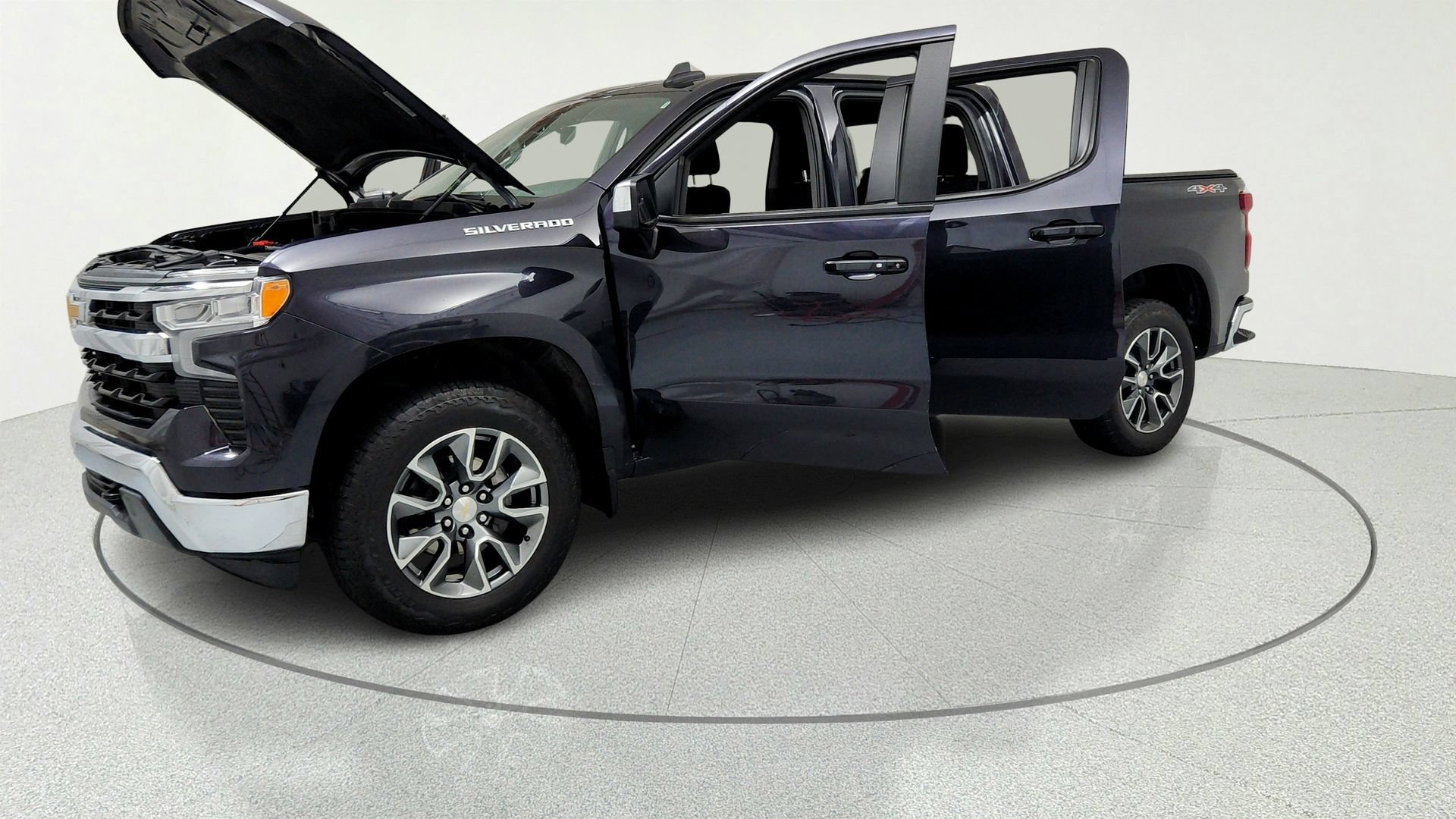 Used 2024 Chevrolet Silverado 1500 LT AWD/4WD image 9