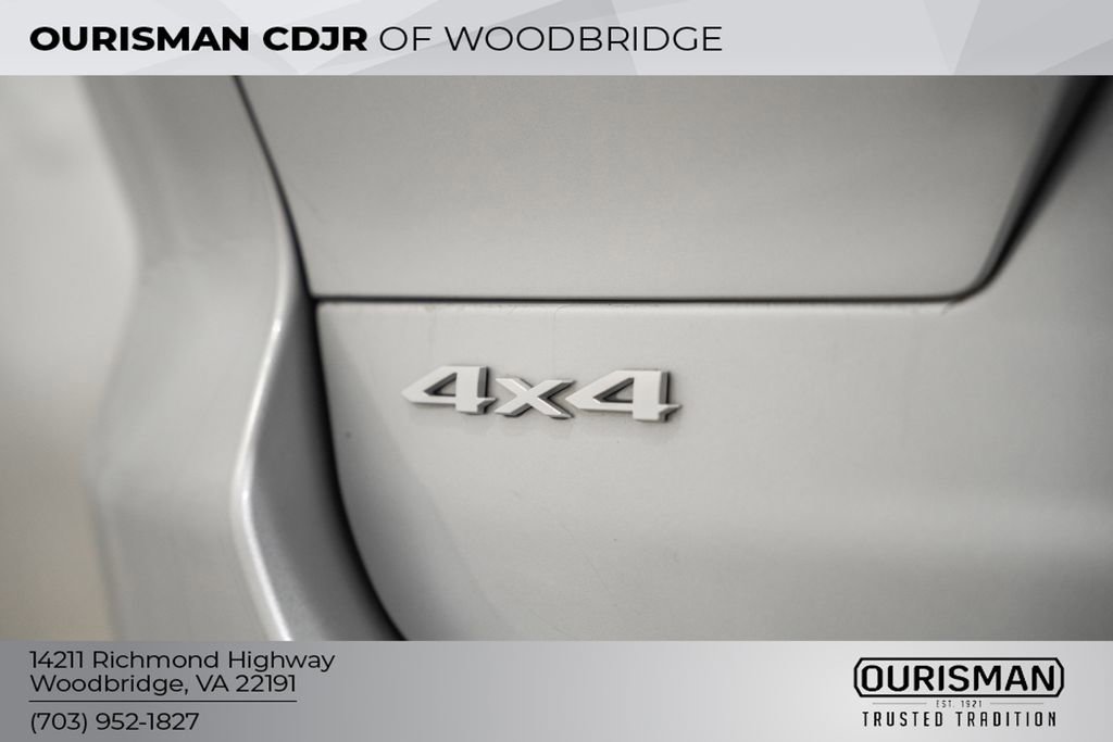 Certified 2024 Jeep Grand Cherokee L Limited w/ Luxury Tech Group II image 9