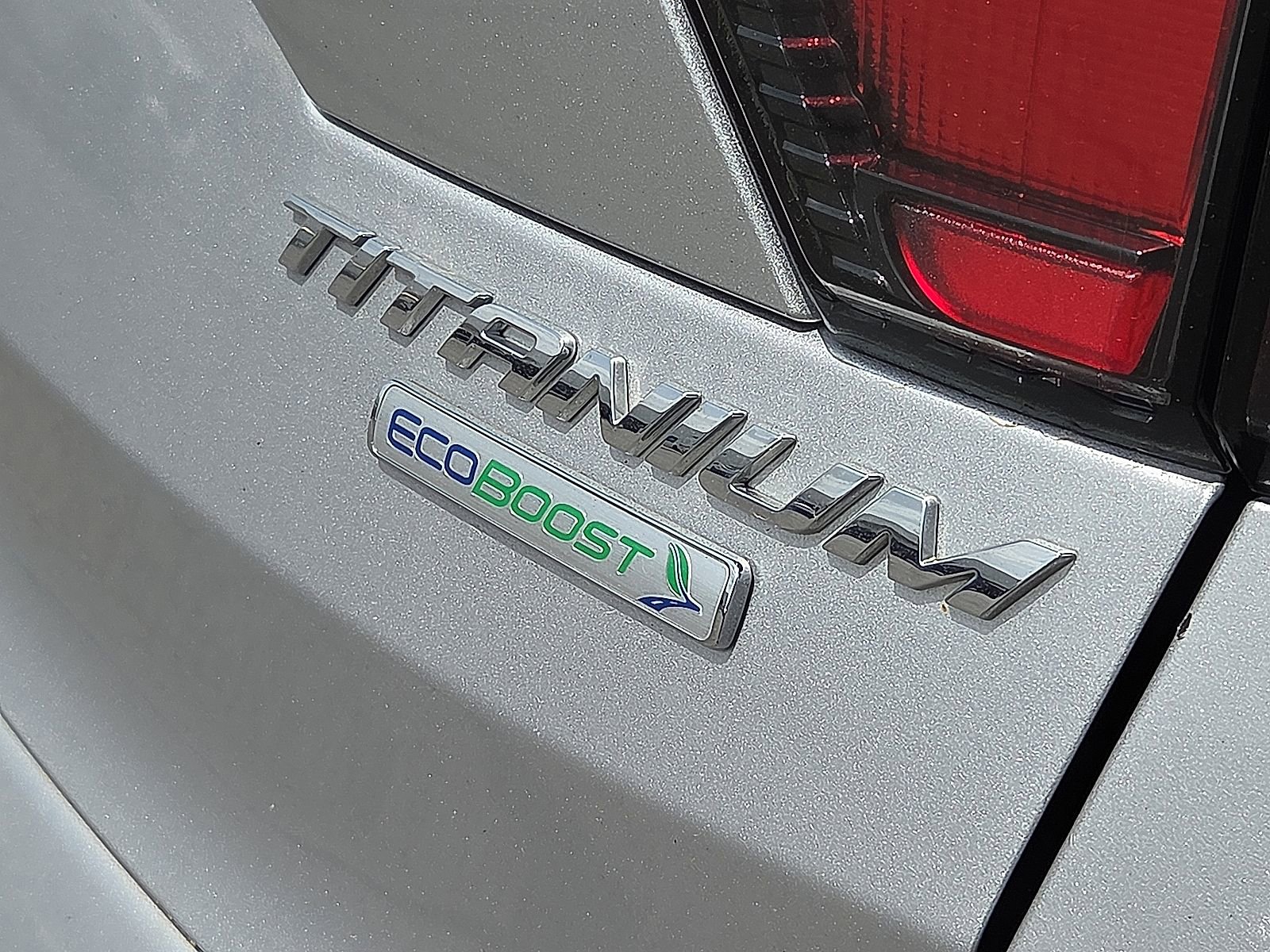 Used 2018 Ford Escape Titanium FWD image 8