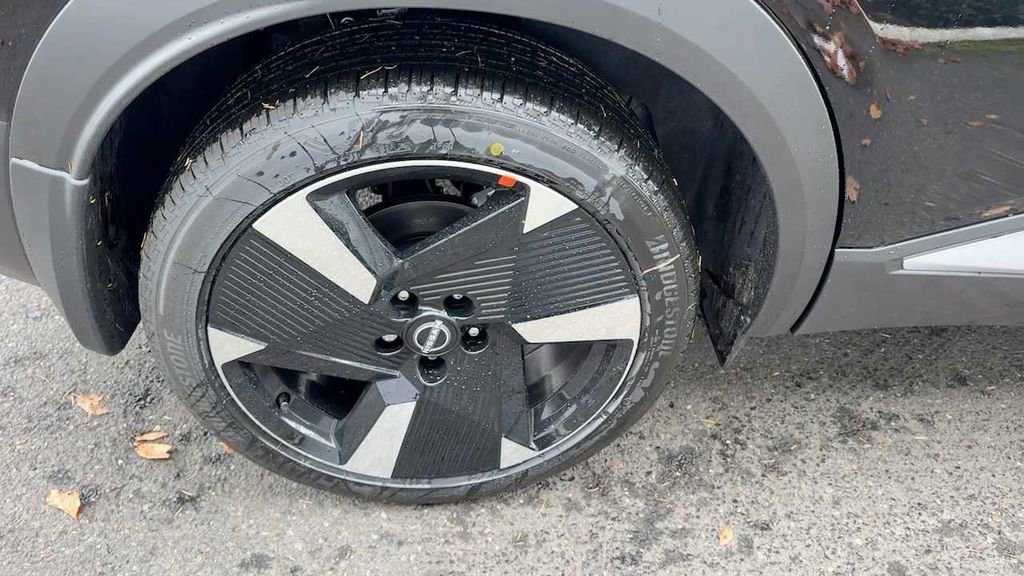 New 2026 Nissan Kicks SR w/ SR Premium Package AWD/4WD image 6