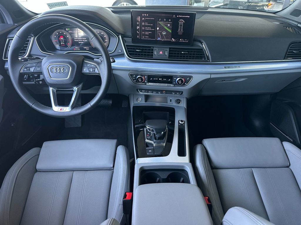 Used 2025 Audi Q5 Prestige w/ Prestige Package image 13