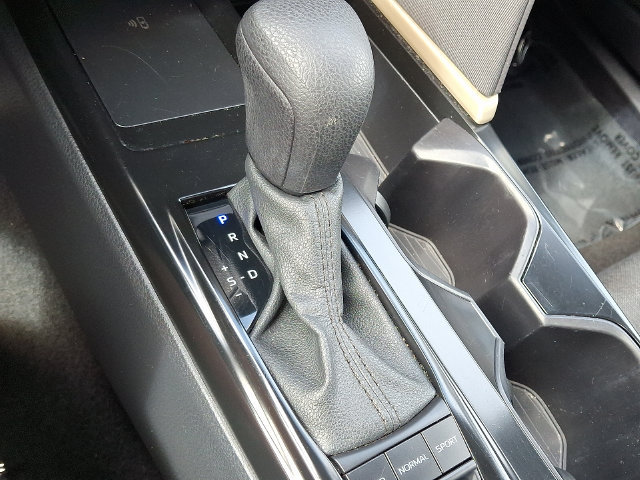 Used 2025 Toyota Camry LE FWD image 14