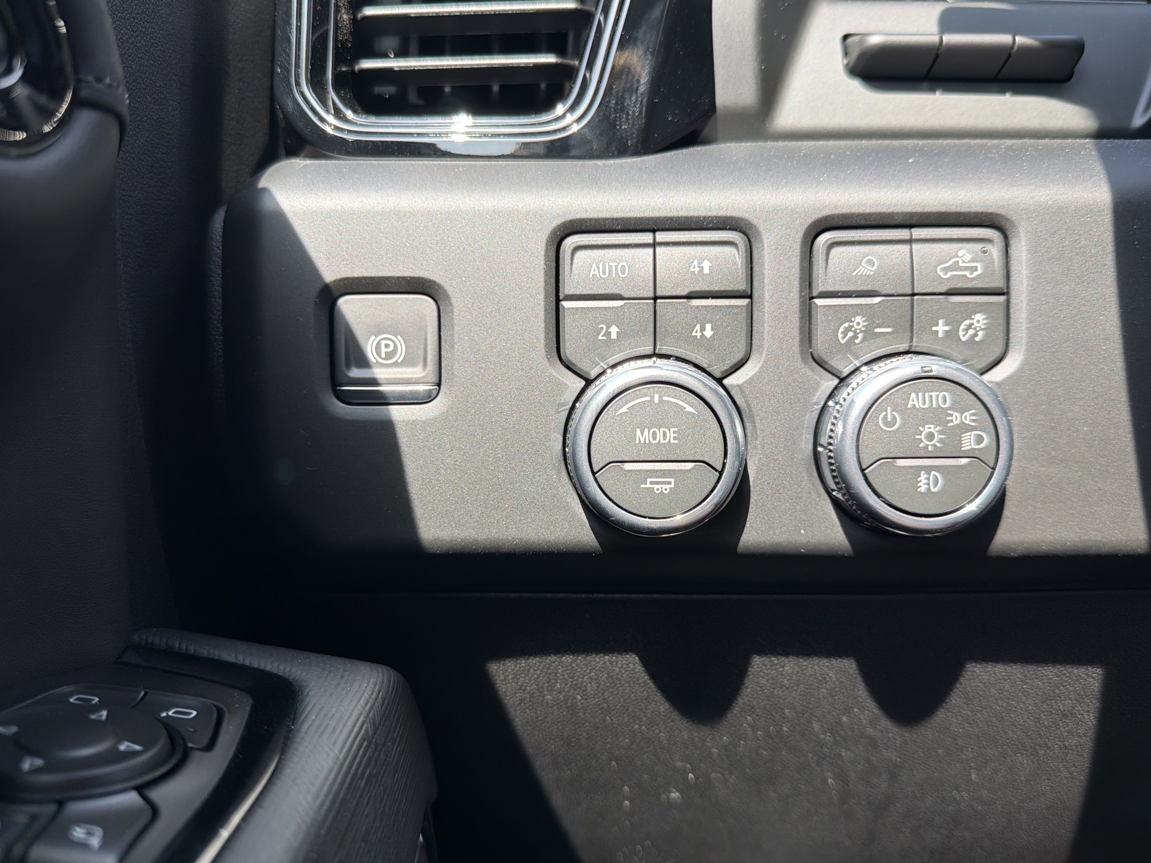 New 2026 GMC Sierra 2500 AT4X w/ AT4X AEV Edition AWD/4WD image 32
