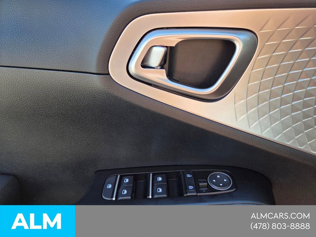 Used 2025 Kia Soul LX w/ LX Technology Package image 28