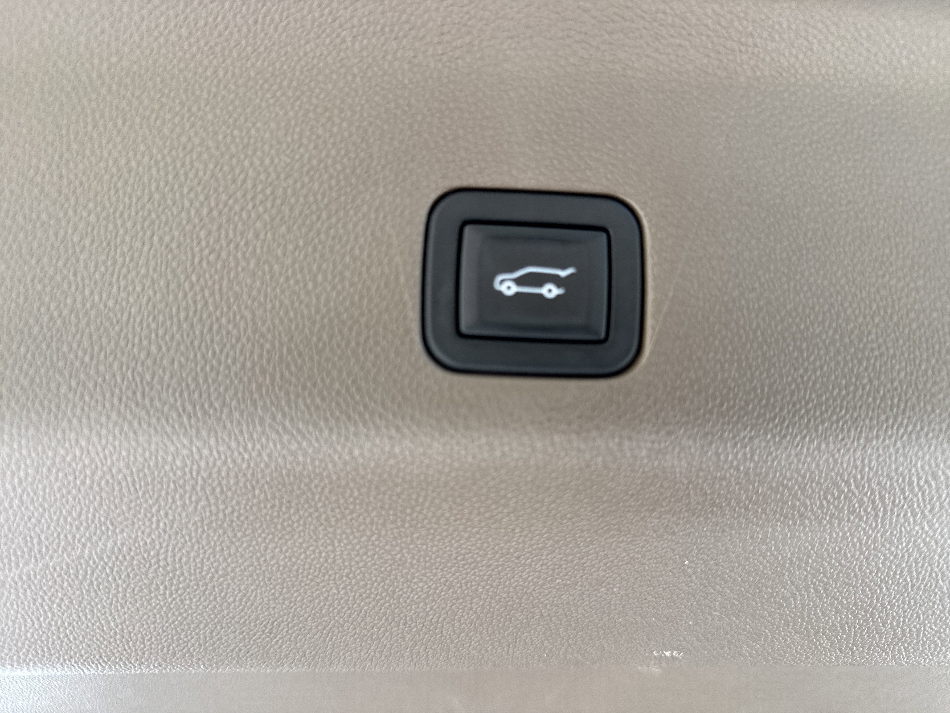 Used 2024 GMC Yukon XL Denali w/ Advanced Technology Package AWD/4WD image 41