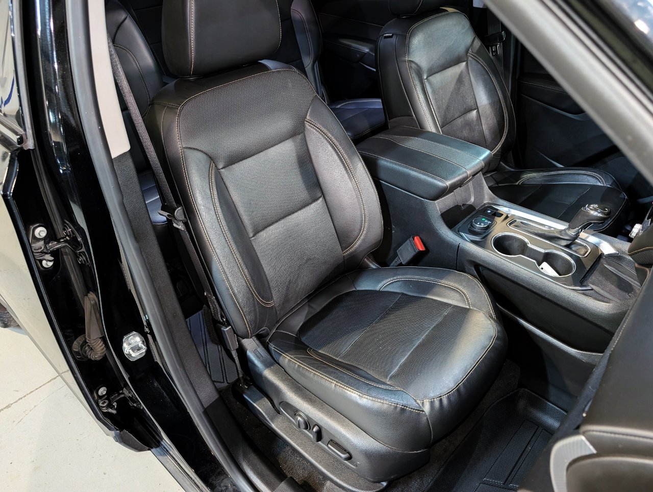 Used 2019 Chevrolet Traverse Premier w/ Redline Edition image 37