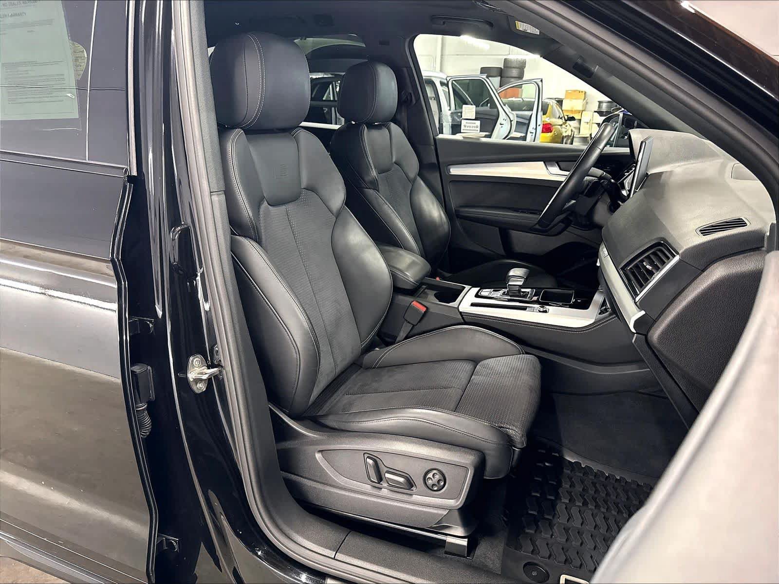 Used 2023 Audi Q5 e Premium Plus w/ Premium Plus Package AWD/4WD image 11