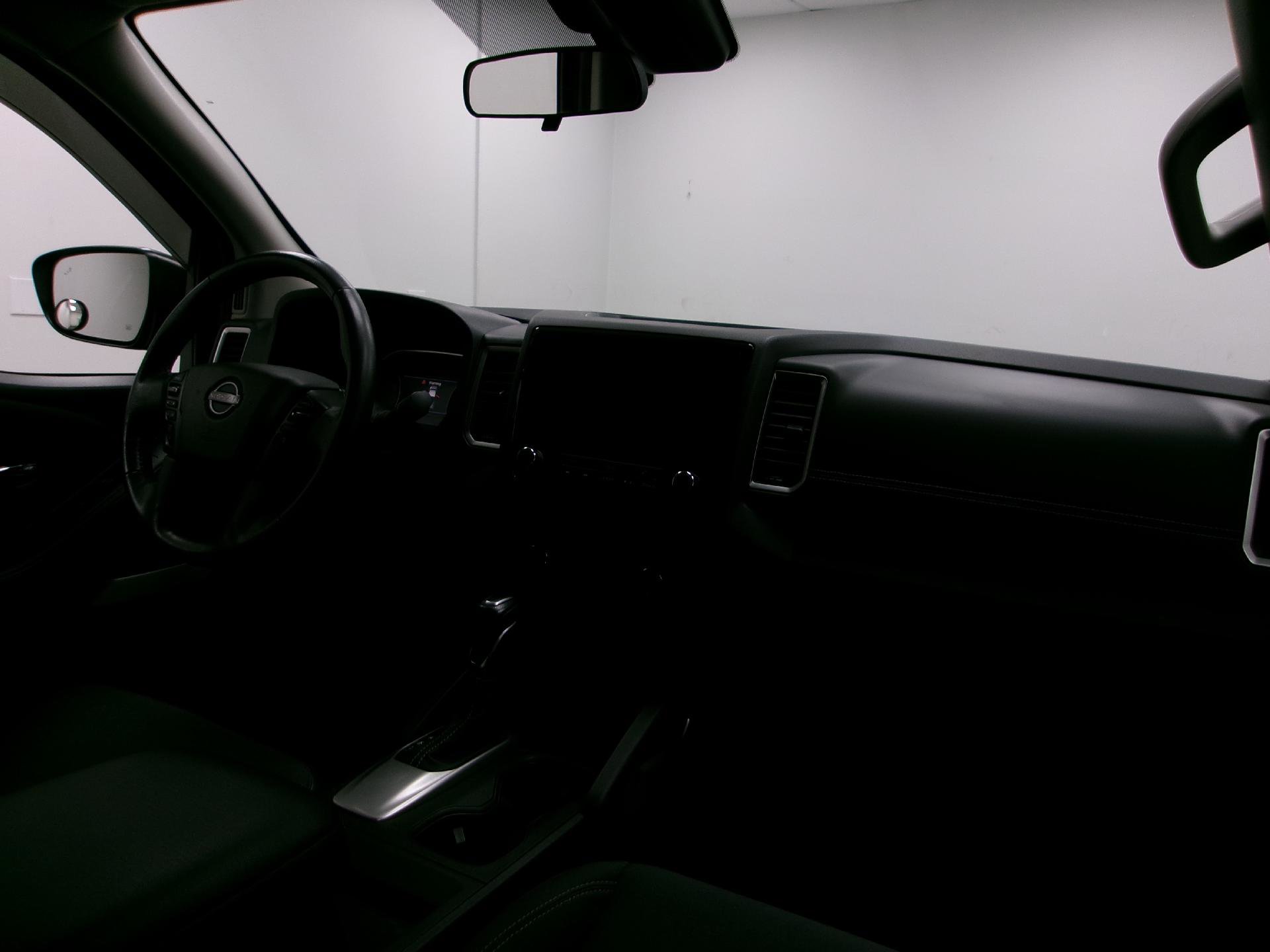 Used 2023 Nissan Frontier SV w/ SV Convenience Package image 3