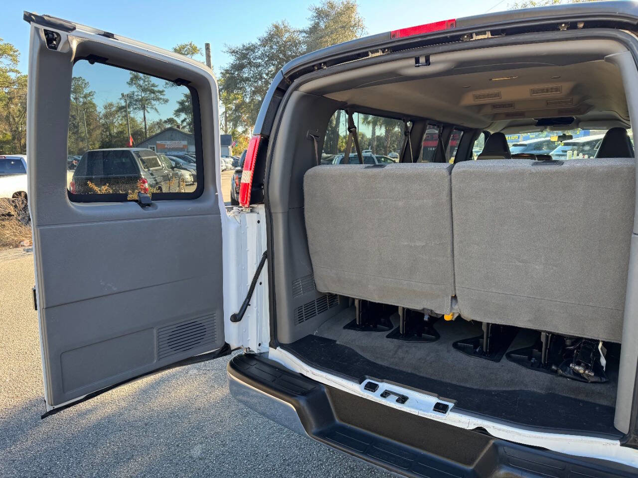 Used 2016 Chevrolet Express 3500 LT w/ LT Preferred Equipment Group image 12